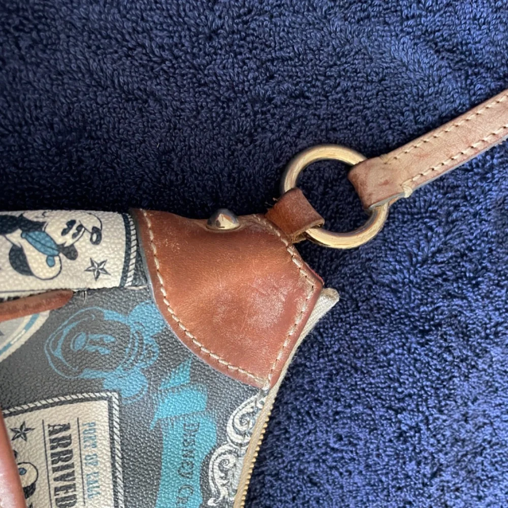 Disney Cruise Line Dooney & Bourke Crossbody Purse - Picture 7 of 9